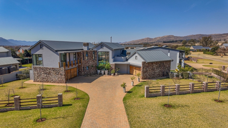 5 Bedroom Property for Sale in The Coves North West